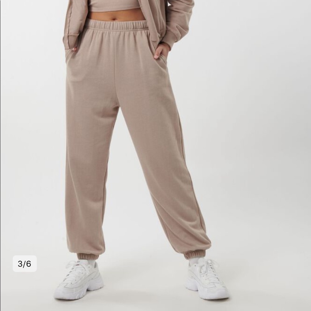 GARAGE Sweatpants - Taupe/camel color. Size M